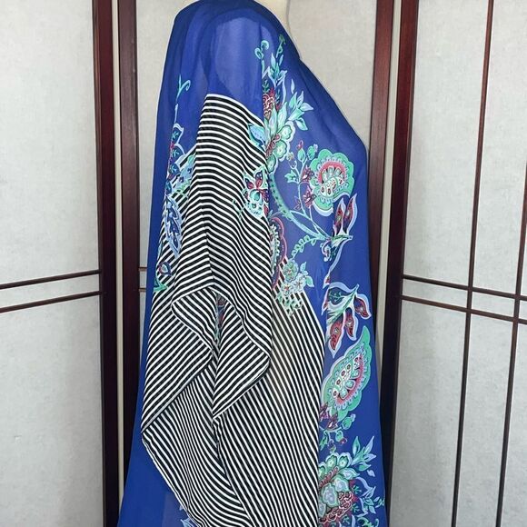 Talbots Beautiful Blue Scarf Shirt with design down sides s/m - Picture 3 of 7